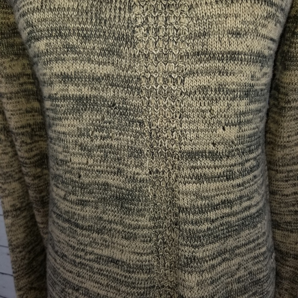 Hem & Thread Sweater - Picture 6 of 7